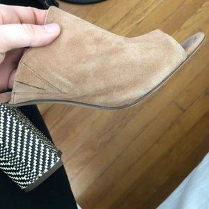 Nine West heel mules in tan suede with woven heel - sz 9